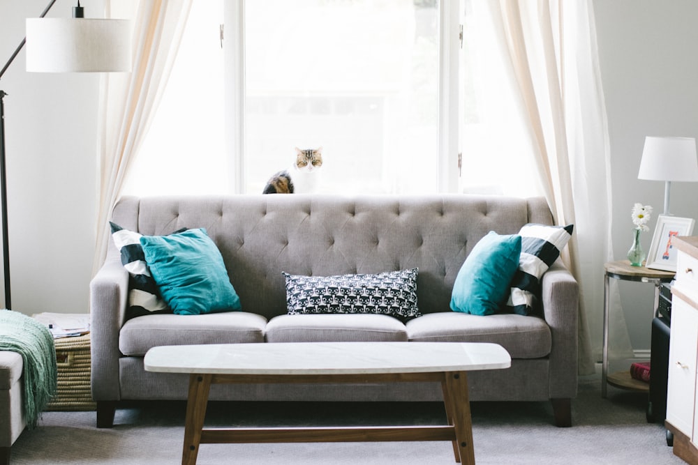 The Difference Between Coffee Tables and Side Tables