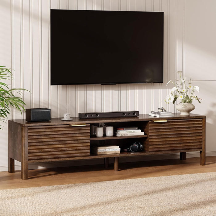 Small Living Room Layout Ideas That Make the Most of Your Space