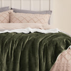 Bedsure Sherpa Fleece Throw Blanket Fluffy Microfiber Solid