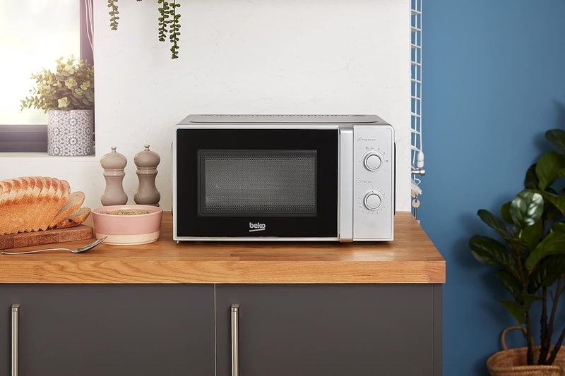 Solo Microwave Compact Design 20L Capacity 700W Power
