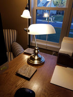 Glass Bankers Desk Lamp with Pull Chain Switch