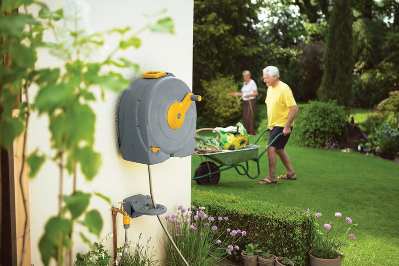 Hozelock Wall-Mounted Fast Reel 40 M with Universal