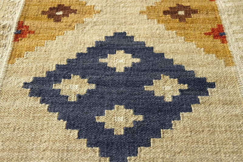Kilim Lori Rug with Modern Design