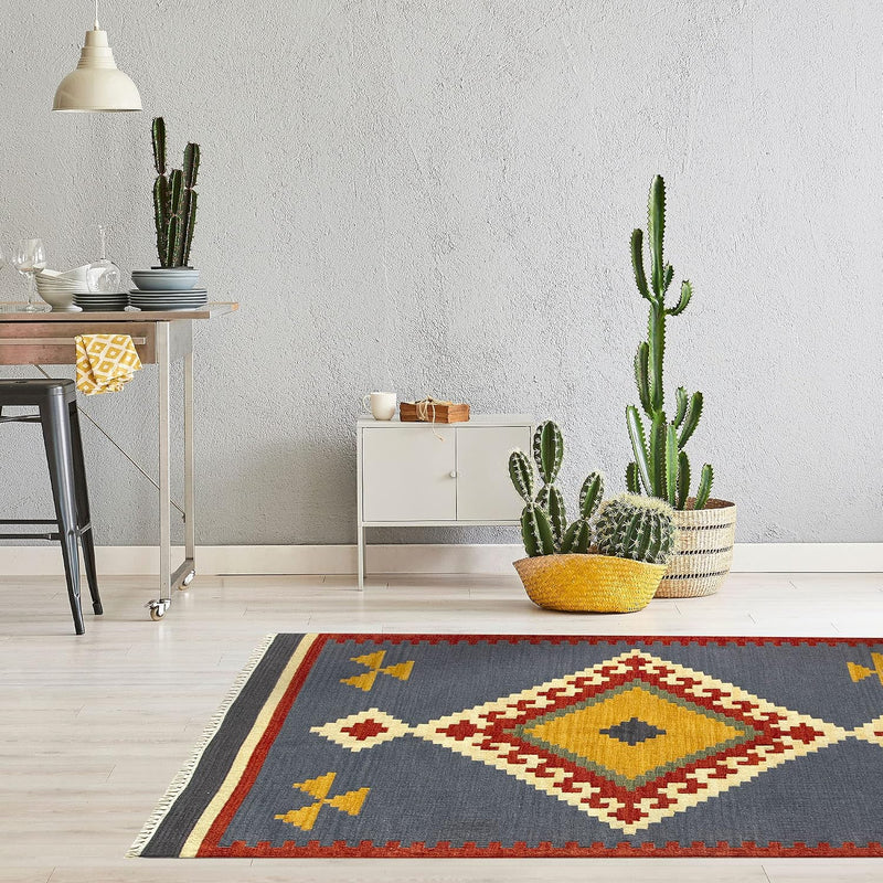 Kilim Lori Rug with Modern Design 100